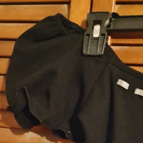 Liz And Sara Elegant Black Mini Dress with White Bow And Stitching Accents. - Picture 5 of 11